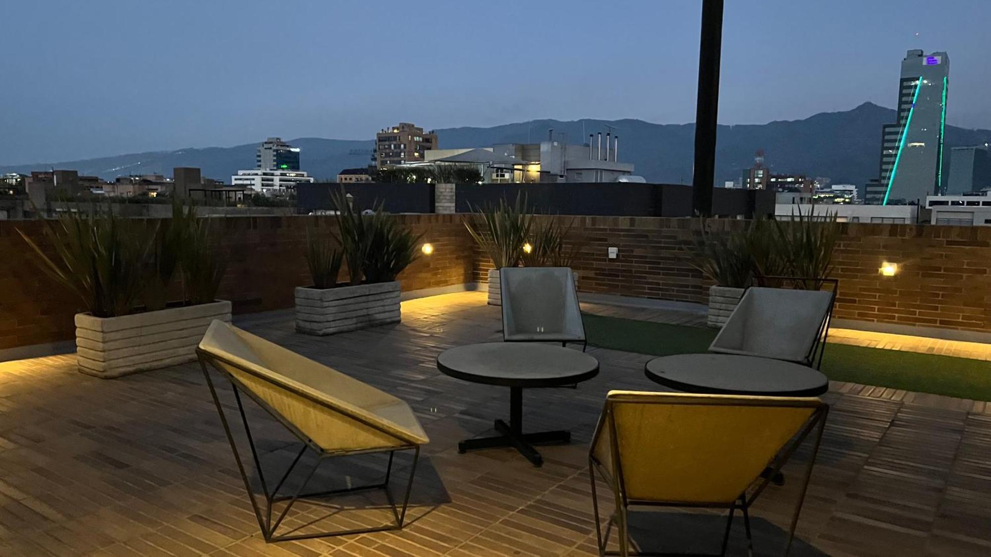 With Amenities, Coworking, Service, Gym Appartement