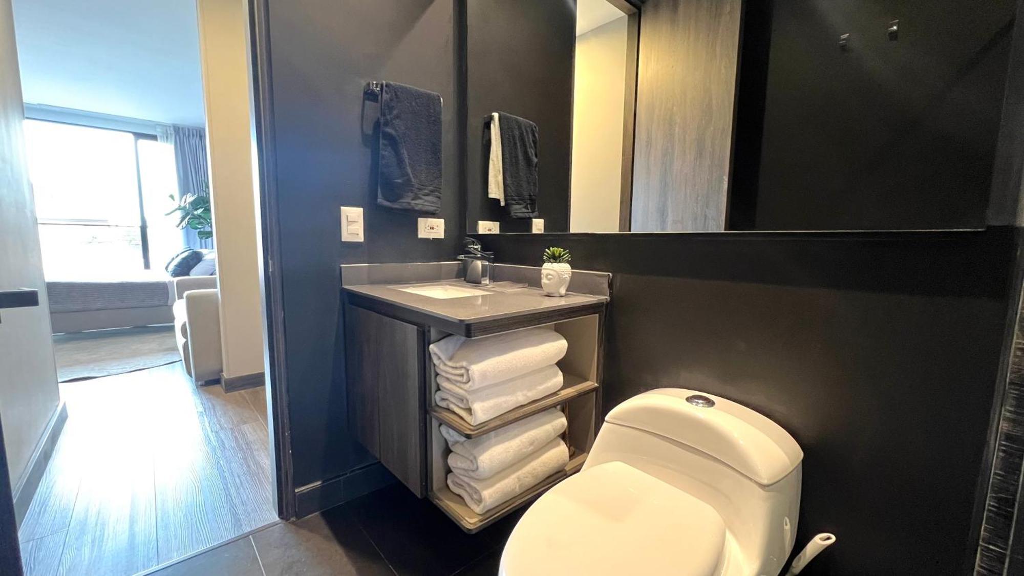 With Amenities, Coworking, Service, Gym Appartement *