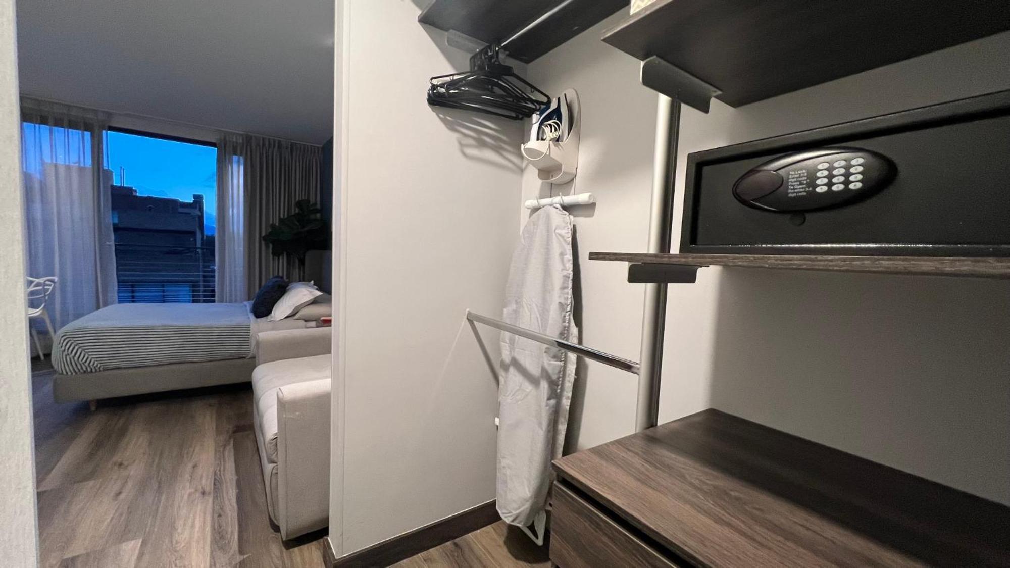 With Amenities, Coworking, Service, Gym Appartement
